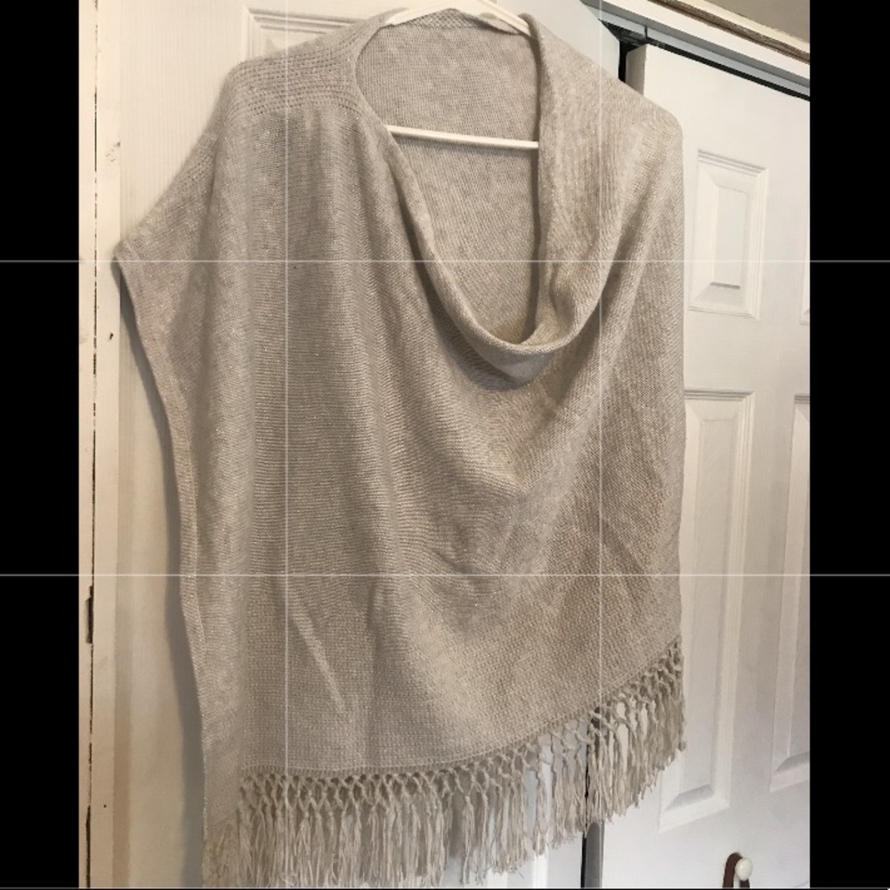 Silver fringe wrap. Lilly Pulitzer